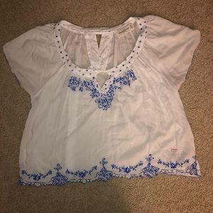 White Abercrombie and Fitch shirt